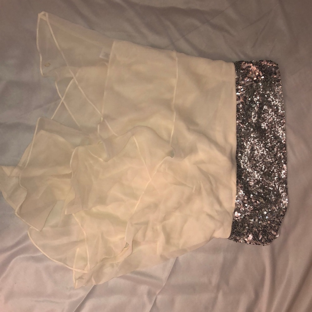 Sequin top, flowy fabric